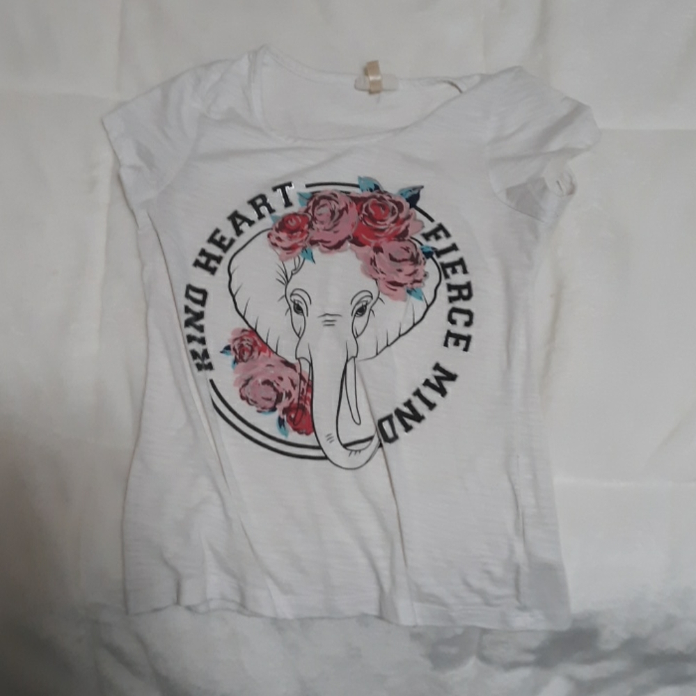 White tee